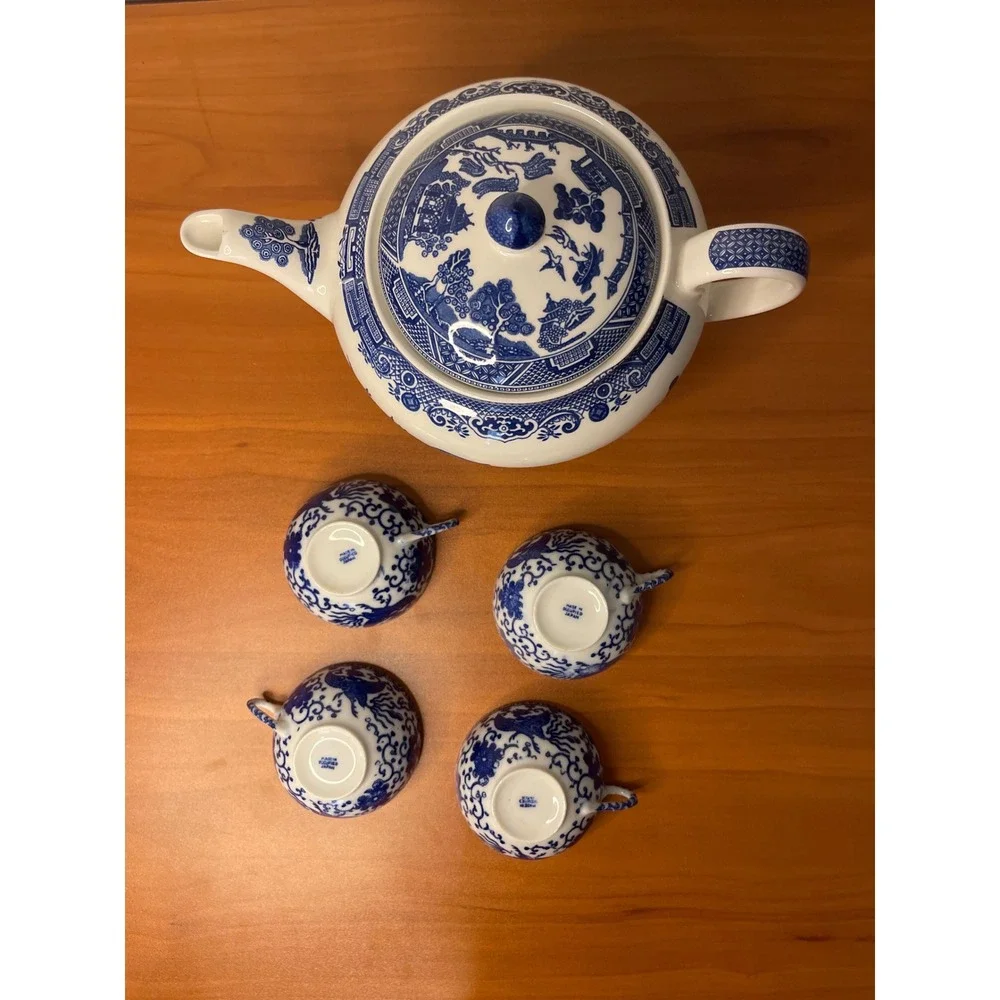 Vintage Blue Willow Teapot and 4 Cups Set Made in Occupied Japan Blue White‎